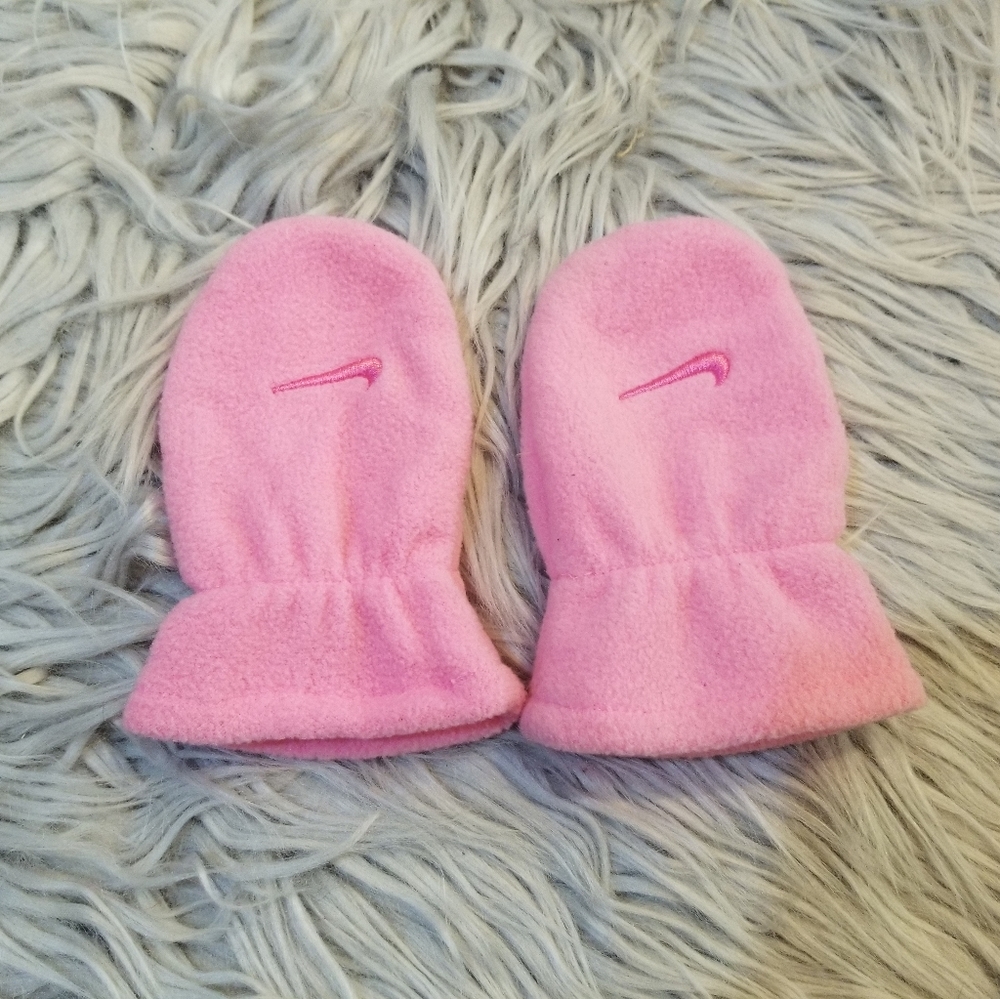 Nike mittens